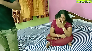 Indian Hot xxx bhabhi having sex with small penis boy! She is not happy!