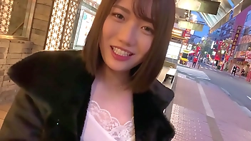 ハメ撮り 顔面偏差値99圧倒的美人な彼女 遠距離交際で久しぶりの中華街デート理想のカップル艶肌おわん型おっぱいに無毛地帯こう見えてちょっと博識#彼氏はちょっとおバカさんエッチは大好き汗だくプレイ情熱ピストンで中出し好き女子大生段々女の顔になっていく様子がエロすぎる　https://bit.ly/3tzKNva