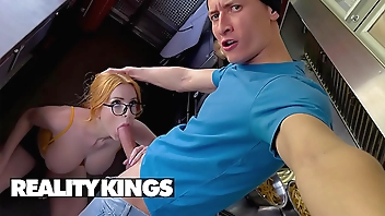 Scarlett Jones Opens Her Food Trunk For The First Time And Flashes Her Tits For More Customers - Reality Kings