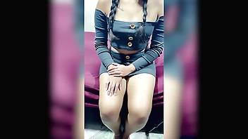 ay nooo qué me estás metiendo en el culo hijo de puta me duele primera doble penetración muy dolorosa de inocente jovencita de 18 años