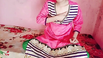 देसी लड़की ने अपने यार को कहा की मुझे चोदो नही तो मेरे अंकल मुझे चोदेंगे