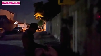 Depois da festa de reveion sai com um cara pro escuro ele mim fudeu toda no meio da rua mesmo sem camisinha e gosou dentro marcio baiano