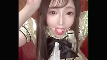 I'll be a handsome idol with manacles and raw clothes! .