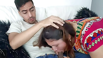 Mi sexy Ex interrumpe mi juego para chuparme la polla pt1