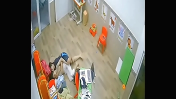 Phát hiện vợ ngoại tình cùng em rễ xem camera