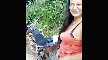 Cuñada en el monte se deja grabar haciendo piss, y termina entregandome su culo aprieto