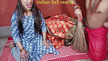 इंडियन XXX इंडियन सौतेला पिता सौतेली बेटी चुदाई हिंदी में XXX