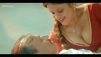 ससुर ने बहू को योगा करते समय चोदा