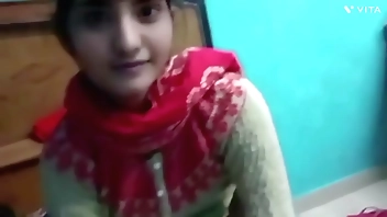 Bhabhi ne devar ko bulakar galat kaam kiya jab Pati office gya huaa tha