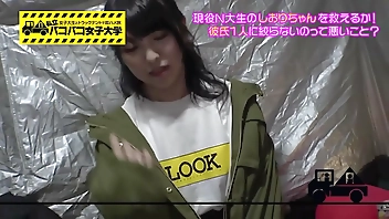 【激カワ新垣●衣似JD】モテたくて女子大へ進学したしおりちゃんはボディタッチ多めの小悪魔テクで彼氏はいるけどセフレは別腹⇒一人じゃ満足できないことに悩む絶倫娘⇒有名男優登場でJD興奮&パニックでテント内の温度上昇⇒テンション冷めやらぬまま合体で⇒『バレちゃうバレちゃう！』⇒声抑える気全然無いぢゃんの巻：私立パコパコ女子大学 女子大生とトラックテントで即ハメ旅 Report.071 https://is.gd/Y4IMzH