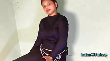 Xxx कॉलेज हॉट गर्लफ्रेंड को गोद में उठा कर चोदा