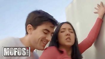 Lucky Jordi Meets Busty Valeria Valois Who Desperately Asks For His Help In Exchange With A Nice Blowjob - Mofos