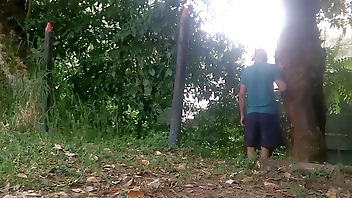 puta de medellin colombia me da una rica  mamada de regalo de navidad  en la calle video publico con Lustylatinasex