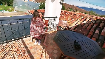 Una puta me mete la lengua hasta el fondo y me hace correr!