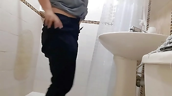 camara escondida a la madre de mi amigo (parte 1)