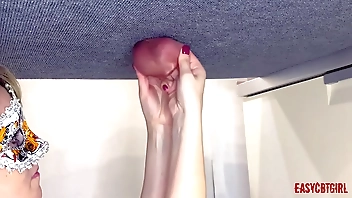 Stretching the testicles to my boyfriend, I want the balls to hang down to the knee AnnyCandy Painboy