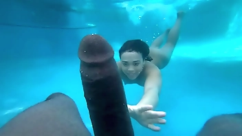 Underwater Sex Amateur Teen Crushed By BBC Big Black Dick
