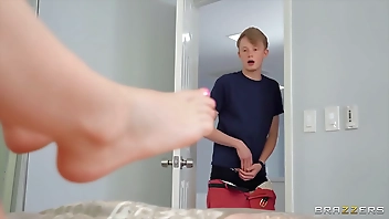 Finding My Stepmom's Toy / Brazzers  / download full from http://zzfull.com/stepm