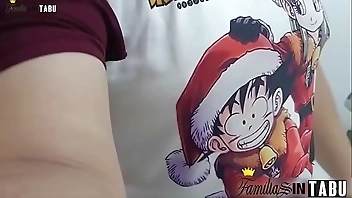 मेरे पति मुझे कमबख्त मेरे सौतेले बेटे बिस्तर में पकड़ता है जहां मेरे पति ने मुझे व्यभिचारी पति चोद दिया