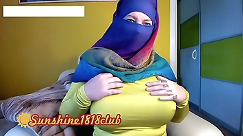 Middle East Hijab Muslim Arabic girl with big tits on cam recording November 2nd