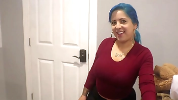 Door Dash delivery girl gets a HUGE tip !!! Sly Diggler