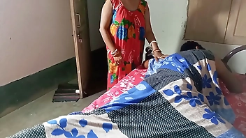 पत्नी के ऑफिस जाने के बाद पति ने नौकरानी को जबरदस्त  चोदा ! साफ हिन्दी आवाज में