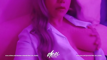 देसी सुंदर भारतीय अरब फूहड़ कॉलेज लड़की दिखा रहा है उसके बड़े स्तन के बाद वर्ग