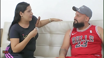 La puta de mi suegra me invita a rellenar su helado con mi propia leche - Parte 1