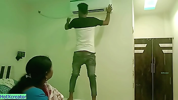 भारतीय धोखा पत्नी XXX गर्म सेक्स के साथ एसी तकनीशियन! भाभी सेक्स
