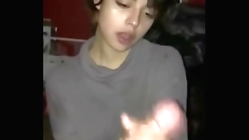 Me encantan las vergas bien duras, y mamarla es mi pasión