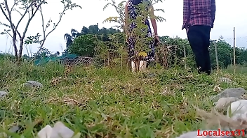 Local Aunty Outdoor Fuck ( Official Video By Localsex31)