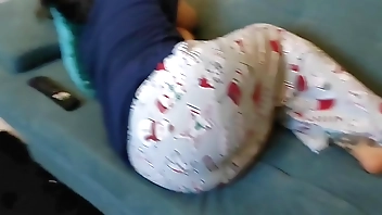 मेरी रूममेट सो गई और मैंने उसे देखे बिना उसे चोदने की कोशिश की (भाग 1)