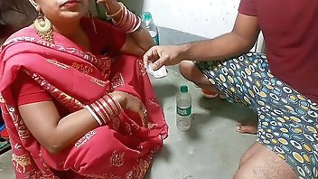 रौशनी भाभी को किचन में पटक कर दर्दनाक चोदा ! साफ हिंदी में अश्लील