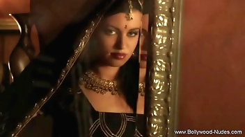 Seduction And Happiness In Erotic India Making Differently