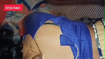 साड़ी उठा के चुदाई की भाभी की