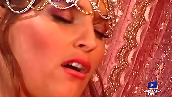 Claudia Jamsson et Hannah, enculée au pays des mille et une nuits