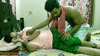 भारतीय किशोर लड़का कमबख्त अपने गर्म xxx Malkin घर पर !! उसने आश्चर्य किया! स्पष्ट ऑडियो के साथ