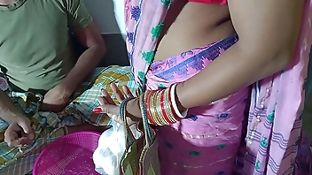 अंडे बेचने वाले ने घर में अकेली भाभी की जबरदस्ती चुदाई की XXX Bhabhi Sex