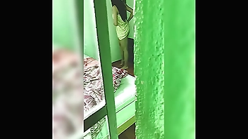 ESPIANDO a mi P Saliéndose de BAÑAR! Se Estaba VISTIENDO! Fui a la CASA de mis TÍOS y Cuando Subí al CUARTO de mi PRIMA se ESTABA VISTIENDO y PASÓ ESTO! Mexicanas Calientes! Video Casero! Parte #2