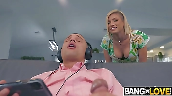 MILF Fulfills The Fantasy Kaylynn Keys