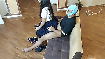 मेरी भतीजी मेरे पैरों पर बैठ गई और मैंने खेलने के लिए नियंत्रण हटा लिया मैं अपने लंड पर उसकी गांड की हरकत का विरोध नहीं कर सका - SEE FULL VIDEO: https://bit.ly/3GXTEL3