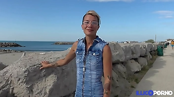 Sexy milf Cheyenne loves outdoor anal sex