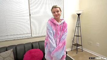 Kinky Family - Fucking stepsis Luna Fae for a concert