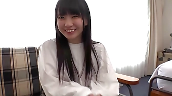 【宅配ちゃん。4件目】デリバリーはパパ活の一環！？ウブな雰囲気のふんわり美女の正体はパパ活女子だった！配達先で営業活動！あざといハニカミ笑顔で顧客満足度ナンバーワンの配達ちゃんをテイクアウト！