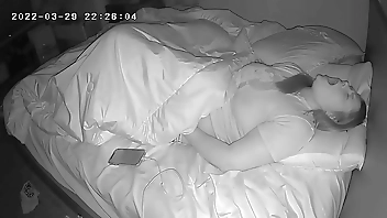 Milf Double Orgasm Before Bed Spying