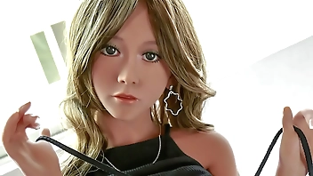 Brunette Best Sexdoll Teen for a quick Cumshot