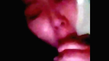 車でセフレにフェラさせる