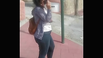 (Public Bus) Flashing boobs and blowjob by a stranger