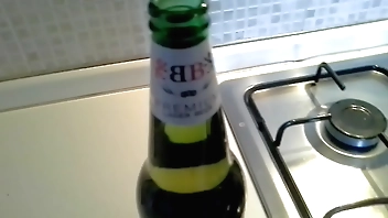 Clistere di birra per schiava disubbidiente