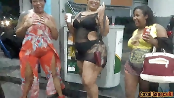 Leaving the party, the girls' tram stops at the gas station and gets everyone ready Grazy Sapeca, Nana Diaba, Suzy hurricane